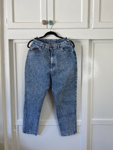Vintage Stone Wash Blue Mom Jeans - L